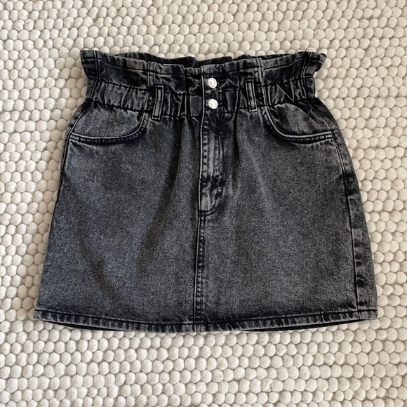 TopShop Black Denim Skirt - Picture 1 of 6